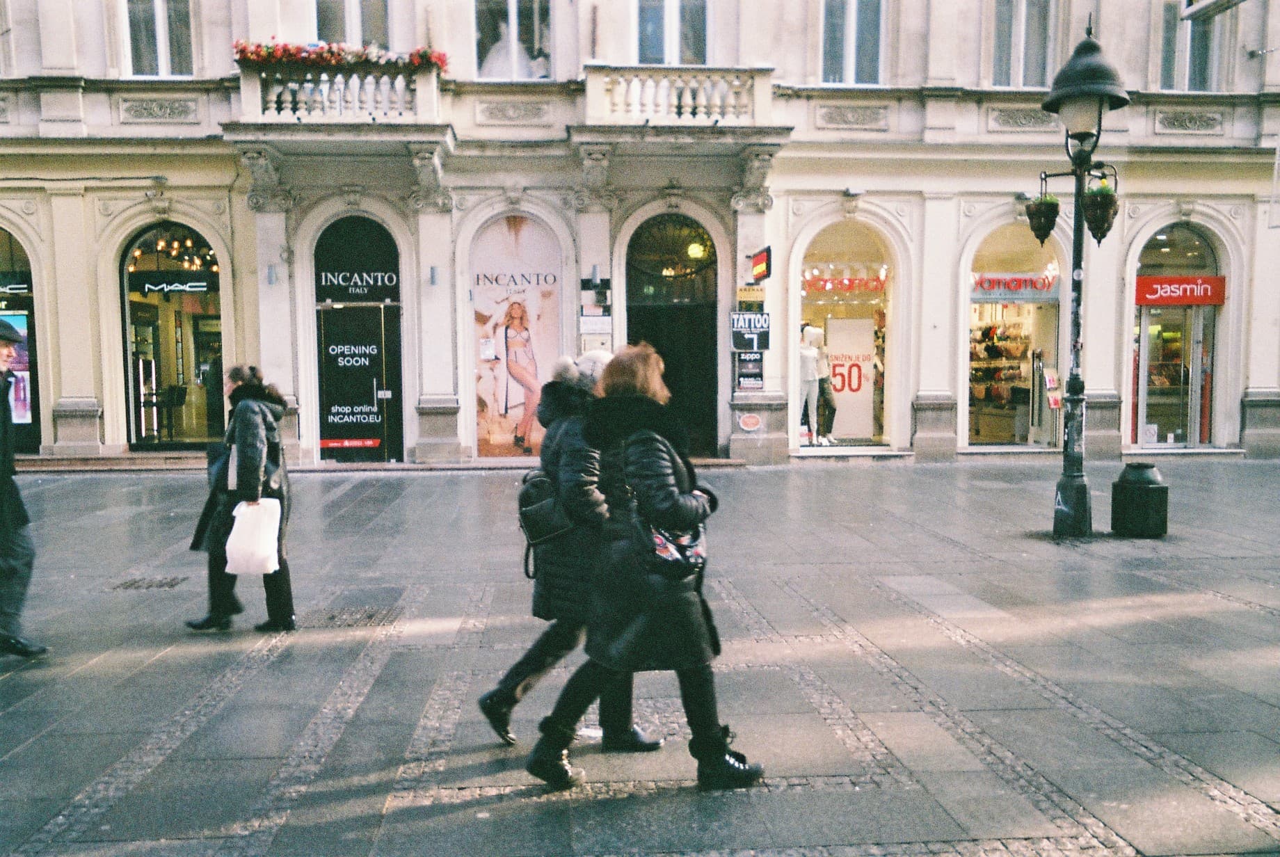 Duh savremenog doba na analognoj fotografiji